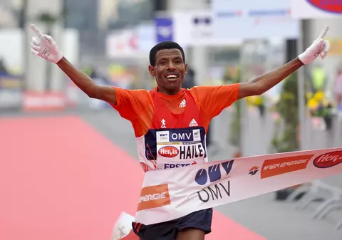 Un fost campion olimpic se înrolează în armata etiopiană să lupte cu rebelii. „Vor veni la casa mea”