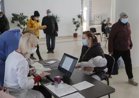 Sub 17.000 de persoane s-au vaccinat anti-COVID cu prima doză. Cum arată graficul imunizărilor din ultimele 24 de ore