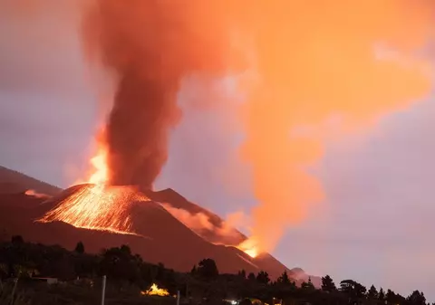 O erupție de două luni, fără niciun semn de încetare. Pagubele uriașe provocate de vulcanul din insula La Palma