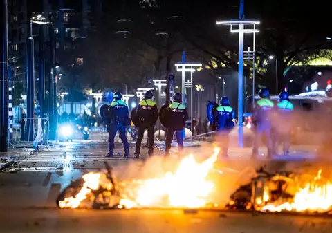 Noi proteste în mai multe ţări europene împotriva restricțiilor anti-COVID