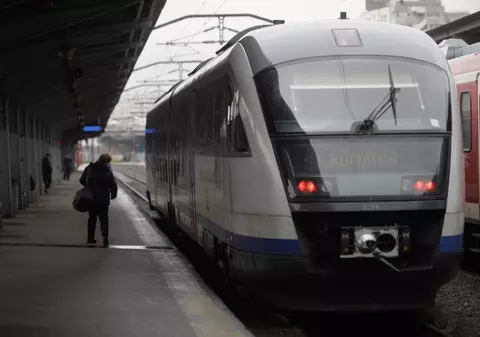 Greva de la CFR s-a încheiat după 9 ore. La ce acord au ajuns sindicaliștii cu ministrul transporturilor