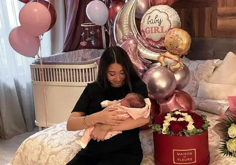 Nicole Cherry, primele declarații după ce a ajuns cu fetița acasă. Cum se simte artista. „Prietenele mele nu au venit în vizită”