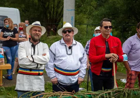 Cosmin Seleși apare în emisiunea lui Nea Mărin, de la Antena 1. Actorul a filmat și pentru Revelionul Pro TV