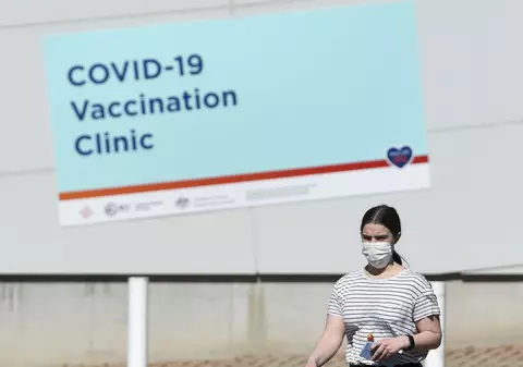 Două săptămâni de la descoperirea variantei Omicron: ce știm despre ea, ce nu știm și ce ne așteaptă în viitor