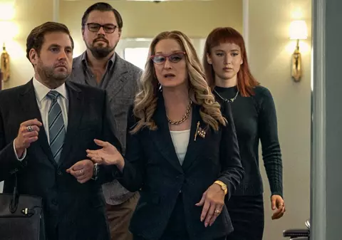 Recomandare de film: „Nu priviți în sus!” de pe Netflix face sfârșitul lumii haios