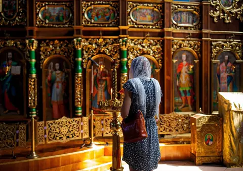 Agresată sexual într-o biserică de un tânăr de 18 ani. Ce au descoperit polițiștii când l-au prins