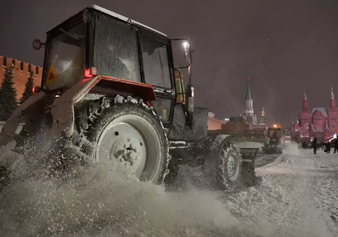 Moscova se confruntă cu cele mai abundente ninsori, la început de iarnă, din ultimii 72 de ani