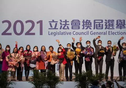 Candidații pro-Beijing au câștigat alegerile generale din Hong Kong. Prezența la vot foarte scăzută, la scrutinul rezervat doar candidaților „patrioți”