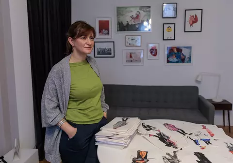 INTERVIU. Artista care a desenat câte o femeie din București în fiecare zi din 2021: „A trebuit să se alinieze multe planete ca să fac proiectul”