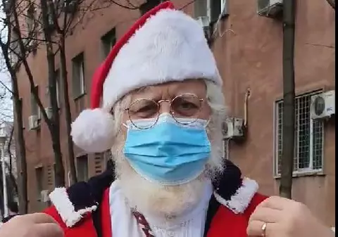 RO Vaccinare: Cum a fost salvat „Moș Crăciun” de medici: „Șapte zile am stat legat la oxigen, perfuzii și am fost salvat”