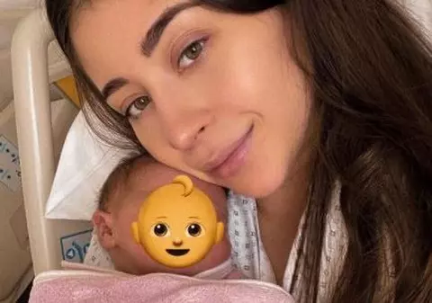 Nicole Cherry, criticată de fani după ce a născut. Ce a deranjat-o pe proaspăta mămică: „Calmați-vă, vă rog!”