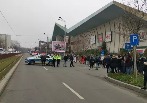 Mesajul de amenințare cu bombă de la un mall din București a fost citit de Poliție la 10 ore după ce a fost trimis. Explicațiile IGPR