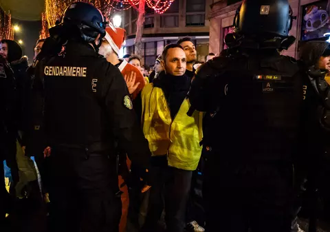 Franța, fără petreceri în stradă și artificii de Anul Nou. Anunțul făcut de premierul Jean Castex