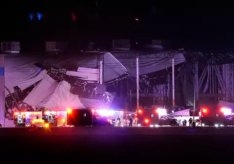 Imaginile dezastrului. Filmare cu drona la depozitul Amazon, pus la pământ de tornadă