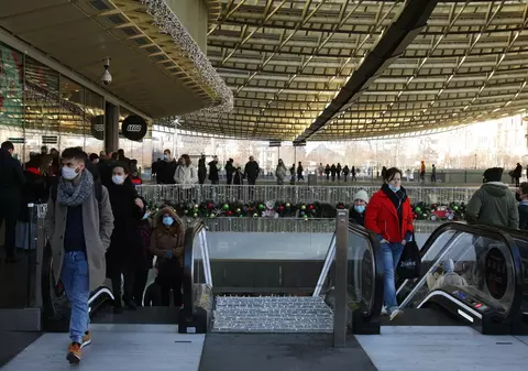 Cât de repede ne îmbolnăvește Omicron. Primele estimări despre perioada de incubație a noii variante