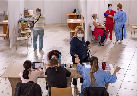 Rezultatele la Loteria Vaccinarii - 31 decembrie 2021. A fost extras și premiul de 1 milion de lei