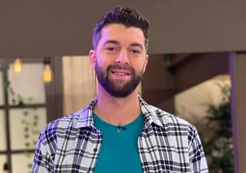 Shurubel dă din casă! Ce se întâmplă la „Vorbește lumea” după ce se opresc camerele de filmat: „Mănâncă orice găsește și bea din toate cănile de apă”