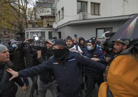 Amenzi de 2.500 de lei pentru susținătorii lui Șoșoacă la protestele de la Parchetul Sectorului 1