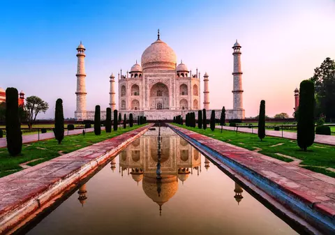 Cine a construit Taj Mahal? Cele mai interesante curiozități despre celebrul monument din India