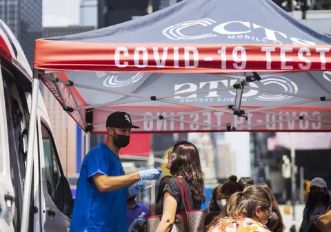 Noi măsuri anti-COVID în SUA. 500 de milioane de teste, distribuite americanilor, în contextul răspândirii Omicron