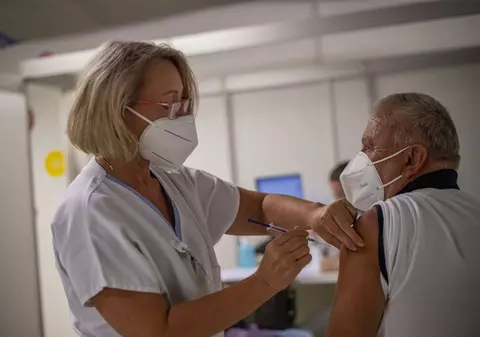 Premierul, nemulțumit de comunicarea privind campania de vaccinare: Specialiştii trebuiau lăsați să explice