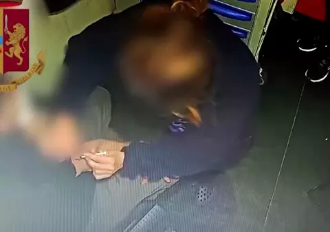 Asistentă din Italia, prinsă pe camere când vaccina pacienți cu seringa goală, pentru certificatul verde