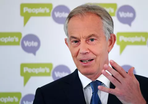 Tony Blair: „Dacă în aceste momente nu eşti vaccinat, înseamnă nu doar că eşti iresponsabil, ci de-a dreptul idiot”