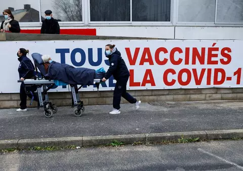 Număr fără precedent de cazuri noi de COVID-19 în Franța, în Ajunul Crăciunului