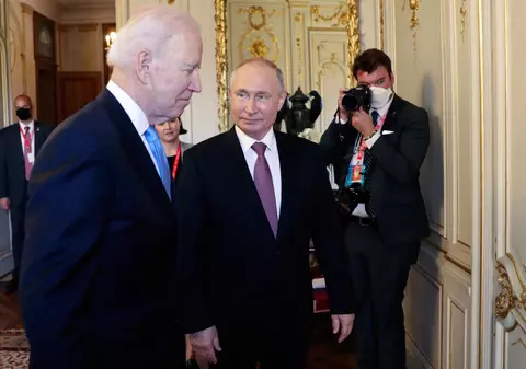 Putin l-a avertizat pe Biden că noi sancţiuni împotriva Moscovei ar fi „o eroare colosală". Răspunsul președintelui american