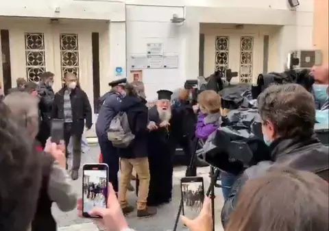 Papa Francisc, făcut „eretic” de către un preot ortodox, în timpul vizitei Suveranului Pontif, la Atena