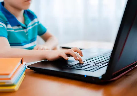 UNICEF: Pierderile de învăţare din cauza închiderii şcolilor au lăsat până la 70% dintre copiii de 10 ani incapabili să citească