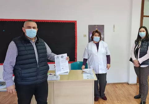 Un primar vrea să închidă centrul de vaccinare din oraș din cauza facturilor mari