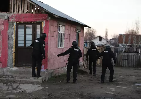 Copii obligaţi să cerşească sau să muncească, 12 ore pe zi, în București, de o grupare de crimă organizată