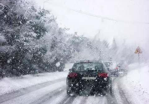 Noi avertizări meteo de ninsori și viscol. Care sunt zonele vizate