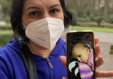 Mamă româncă, distrusă de moartea fiicei ei de doar 3 luni: „Era atât de moale…” Descoperirea teribilă a medicilor germani