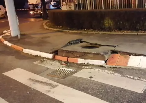 Două explozii au aruncat în aer capace de canal în Sibiu. Au intervenit pompierii și poliția