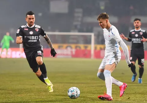 FCSB a câștigat în deplasare cu Dinamo, scor 3-0. Roș-albii au jucat aproape o oră în 10 oameni