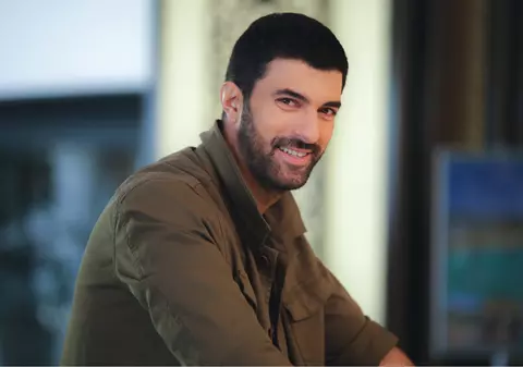 Actorul Engin Akyürek a fost ales „Cel mai frumos bărbat din lume”. L-a depășit pe Johnny Depp