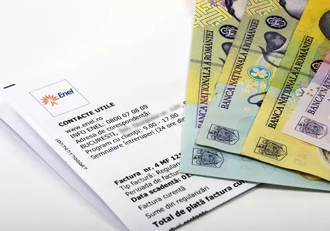 Furnizorii de energie au 15 zile să recalculeze facturile greșite și nu pot debranșa oamenii până în octombrie