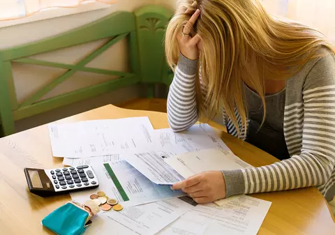 Ce pot face consumatorii care au probleme cu noile facturi la energie și gaze? Sfaturile ANRE