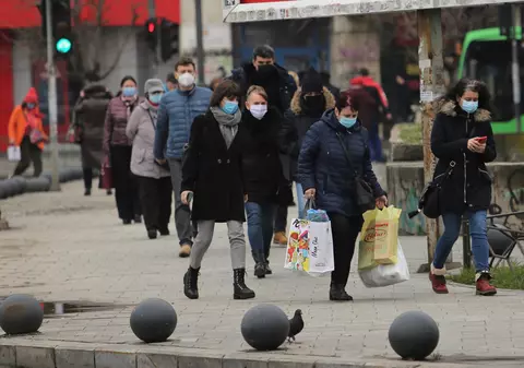 De ce nu sunt eficiente măștile textile și cum protejează cele medicale și FFP2. Explicațiile unui medic