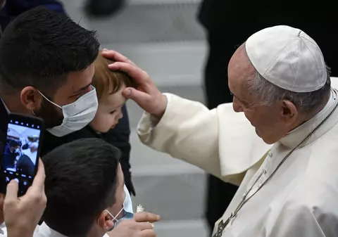 Papa Francisc regretă că animalele de companie „uneori iau locul copiilor”: Asistăm la o formă de egoism