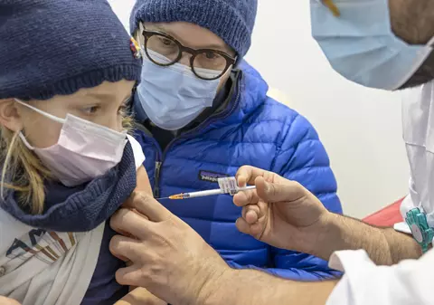 Când începe vaccinarea anti-COVID a copiilor cu vârste între 5 şi 11 ani. Programările se pot face de astăzi