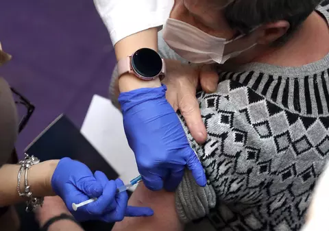 Experții din Marea Britanie: Încă nu este nevoie de a patra doză de vaccin anti-COVID