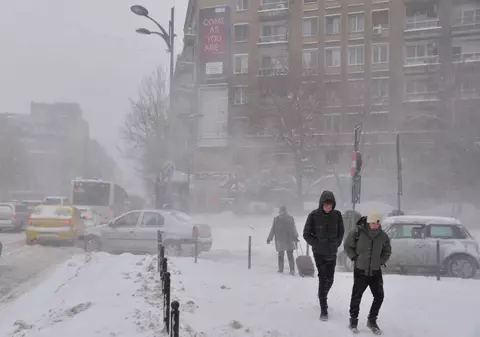 După vremea de primăvară, meteorologii anunță cod galben de viscol. Ce zone sunt vizate