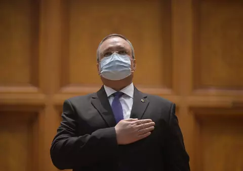 „Suntem îndreptățiți să denunțăm maimuțăreala doctorală a domnului Ciucă“. Revolta unui profesor de la Babeș-Bolyai față de plagiatul premierului