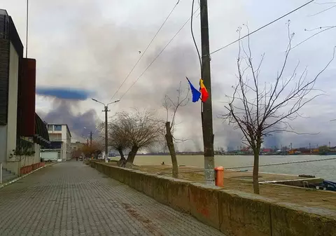 Incendiu de vegetație aproape de Sulina. Pompierii, în alertă