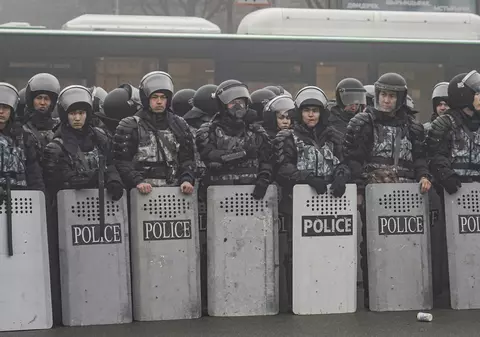 Președintele din Kazahstan anunță retragerea trupelor ruse și își acuză predecesorul că a produs „o castă a bogaților” în țară