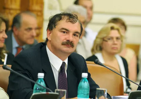 Profesor și fost ministru al educației: „Principalul factor care contribuie la epidemia de plagiate este cadrul didactic”