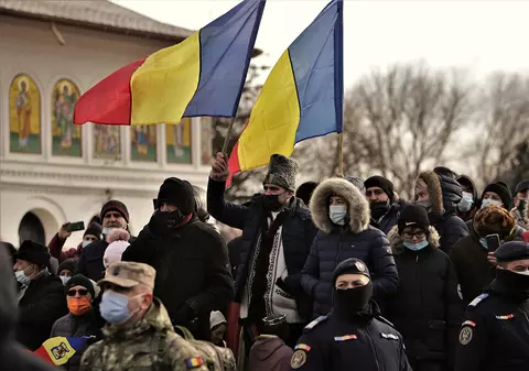 În jur de 300 de oameni au asistat la ceremoniile de ziua Unirii Principatelor de la Focşani. Gerul a scurtat discursurile